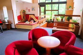 Отель Hotel Harrachov Inn 3*