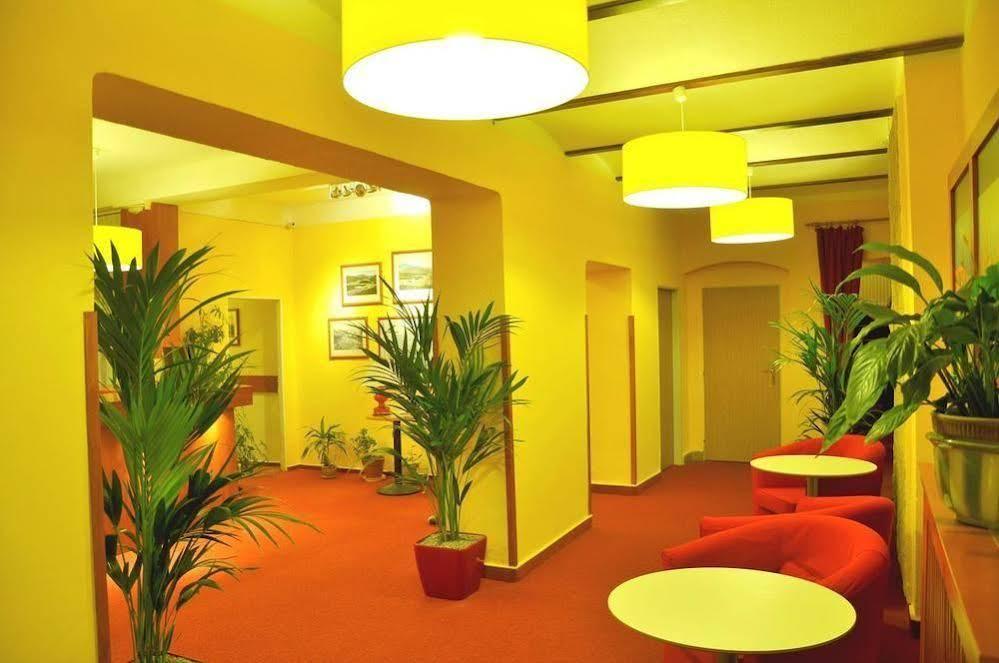 Отель Hotel Harrachov Inn