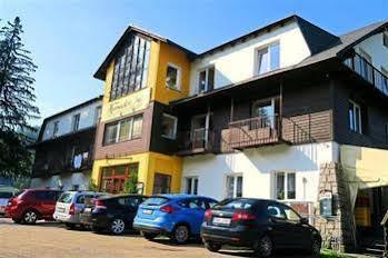 Отель Hotel Harrachov Inn 3*