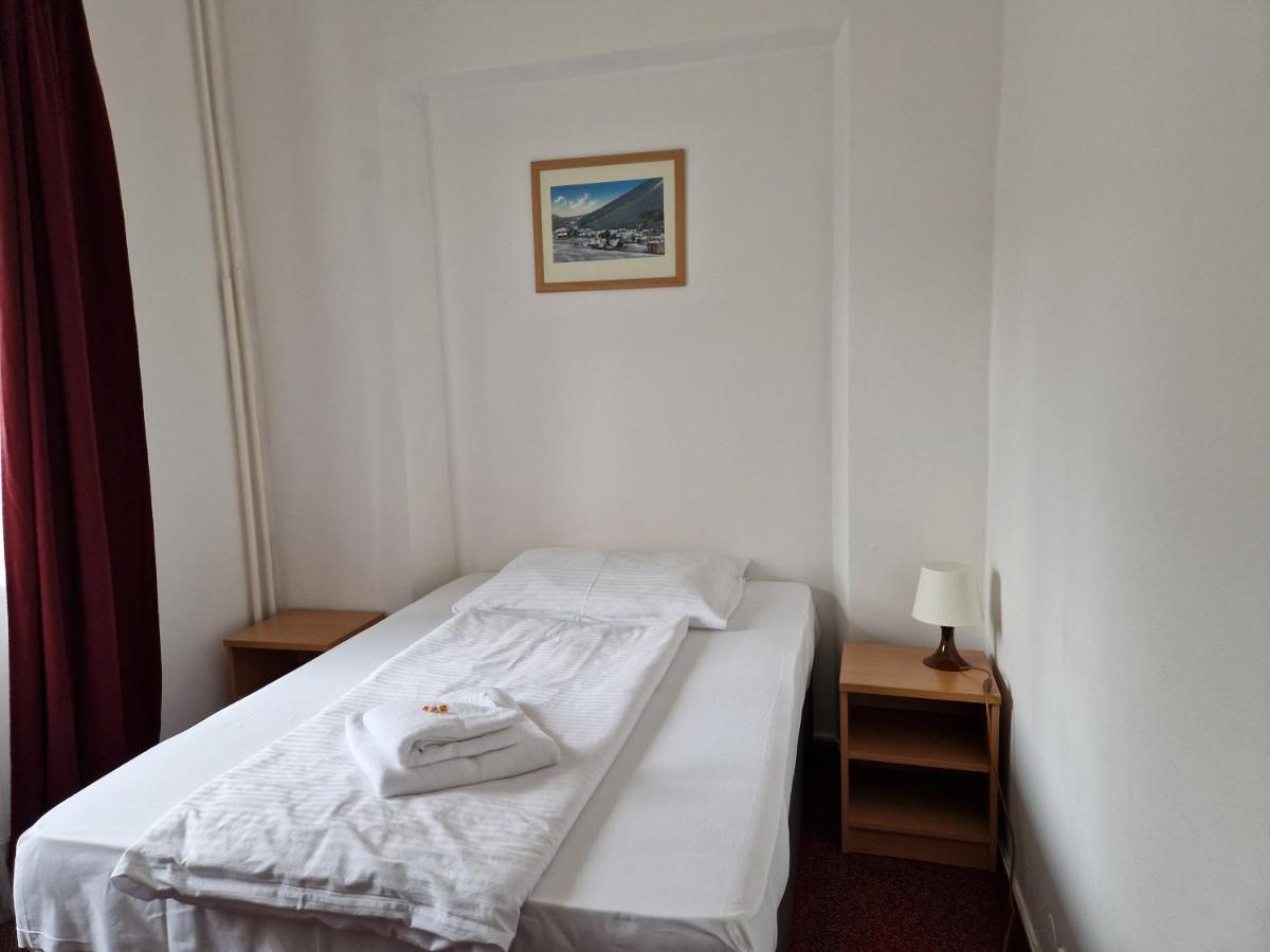 Отель Hotel Harrachov Inn