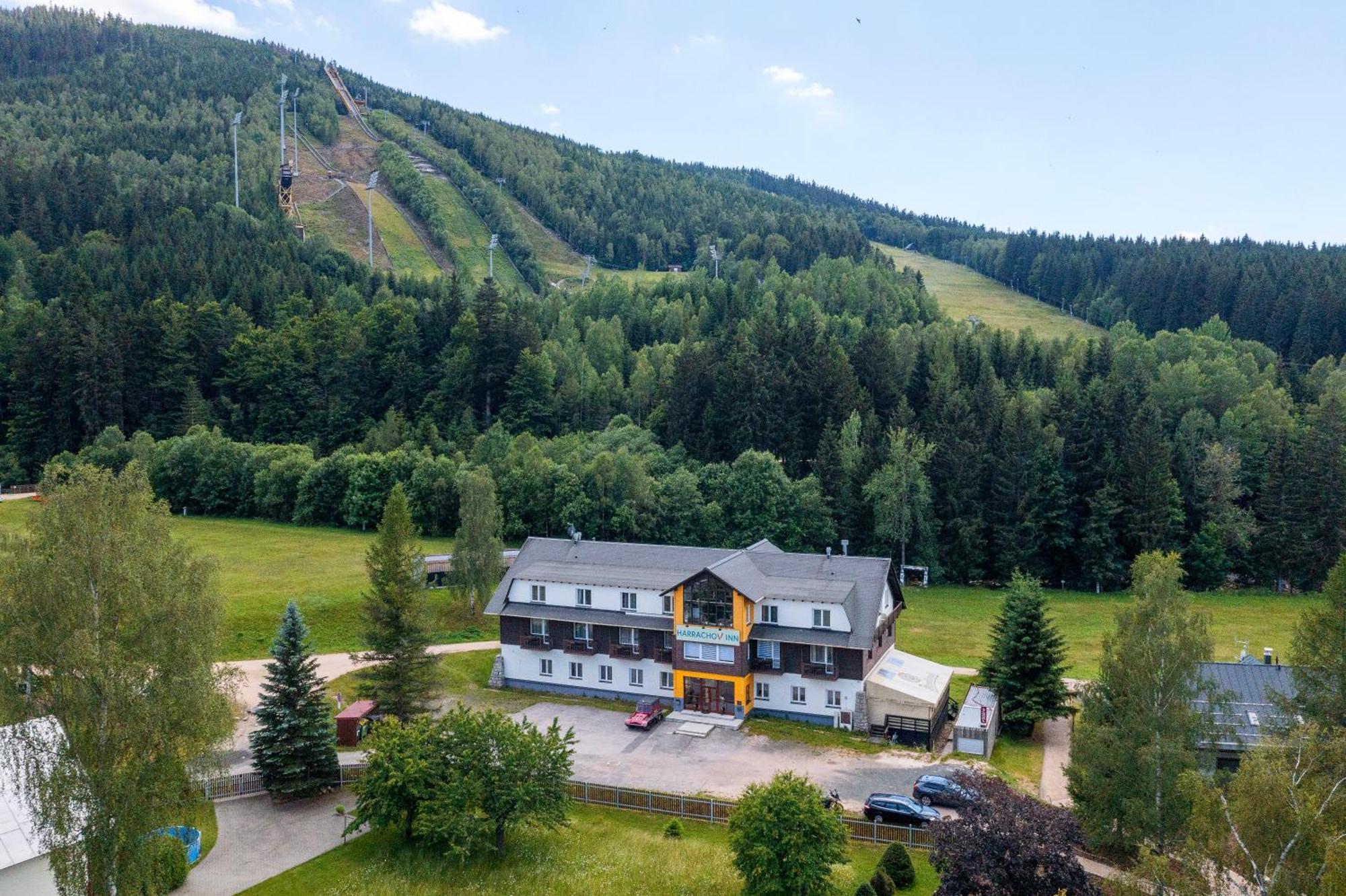 Hotel Harrachov Inn Отель 3*