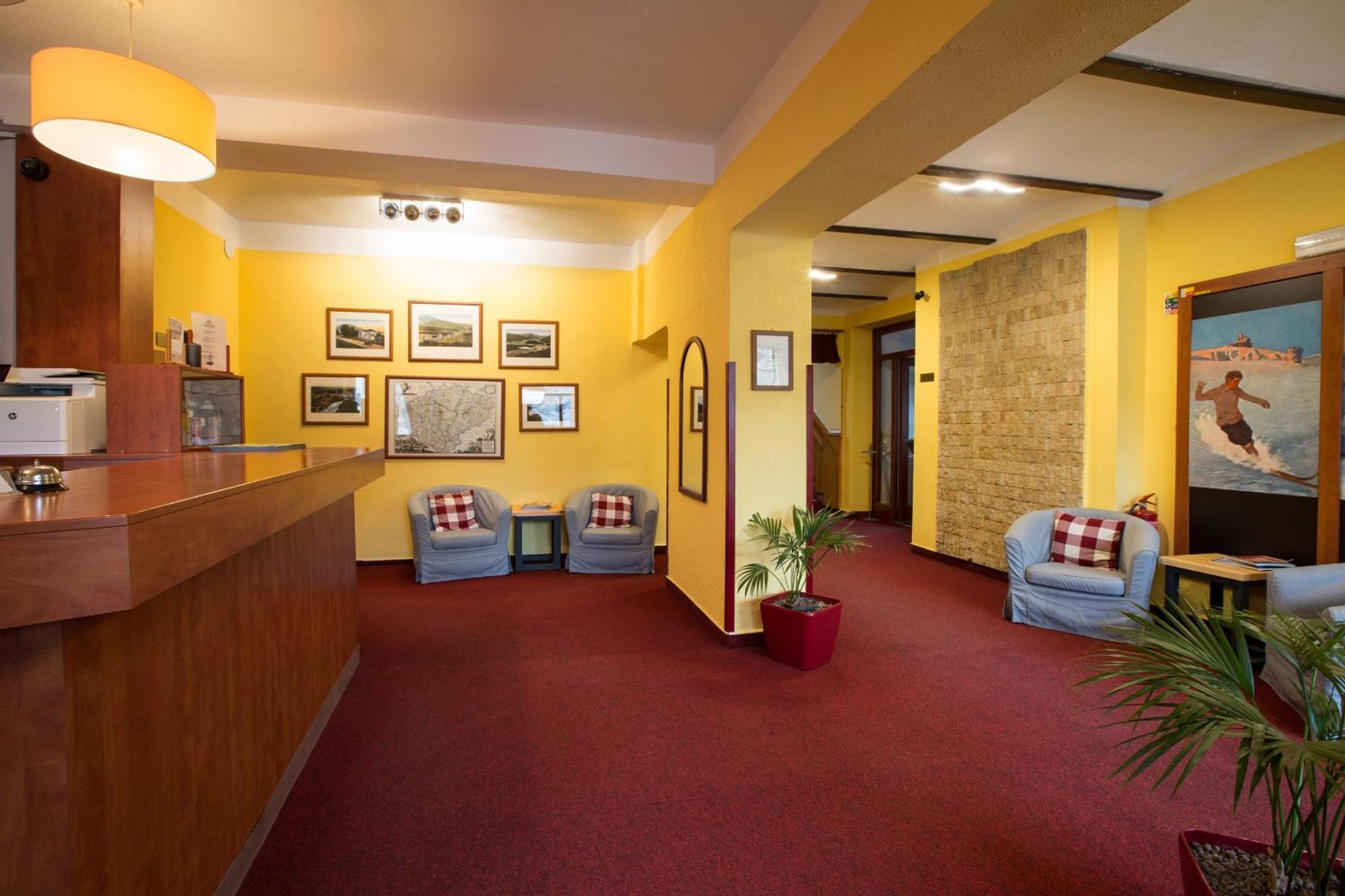 Hotel Harrachov Inn Отель 3*