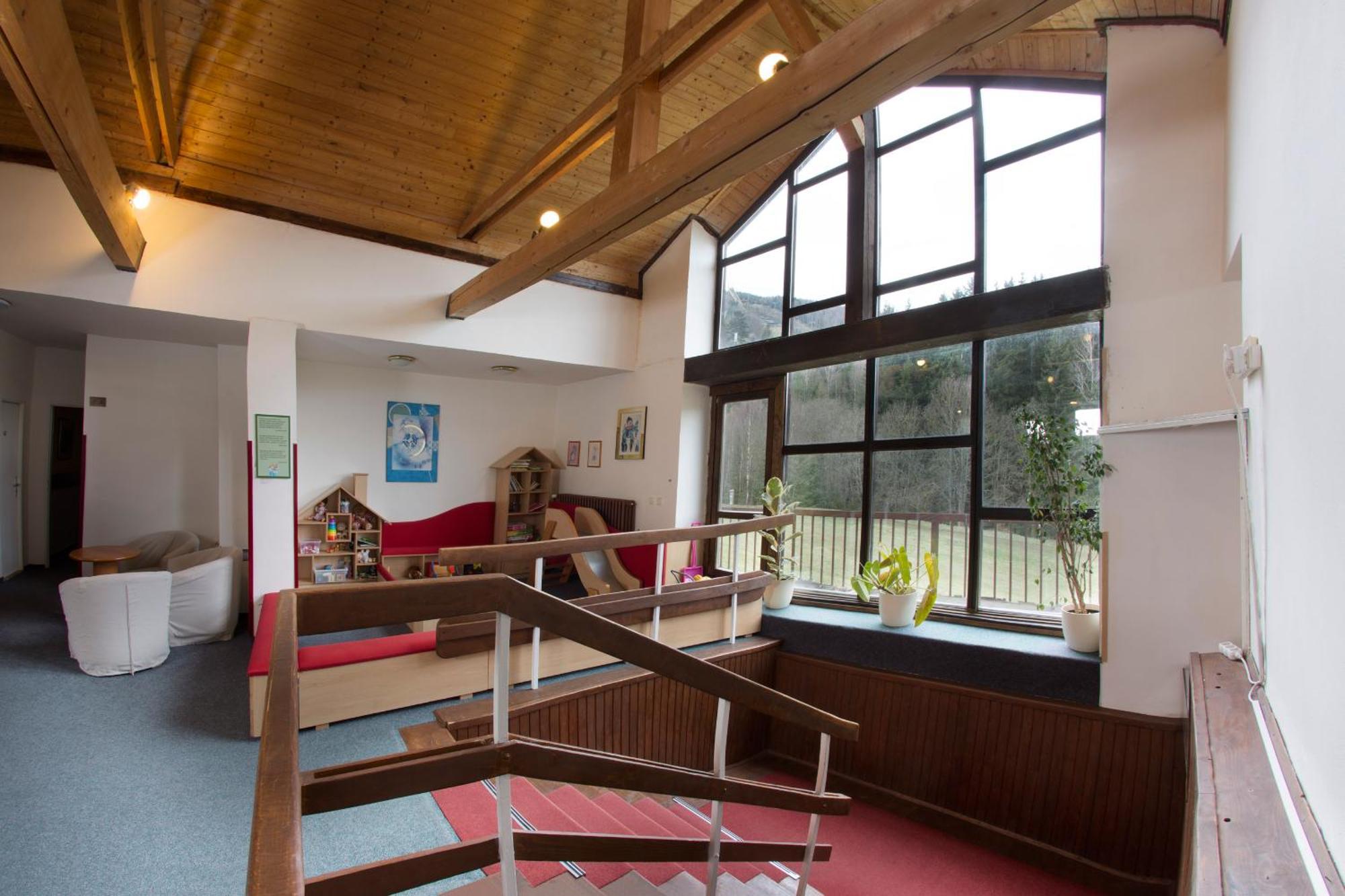 Hotel Harrachov Inn Отель