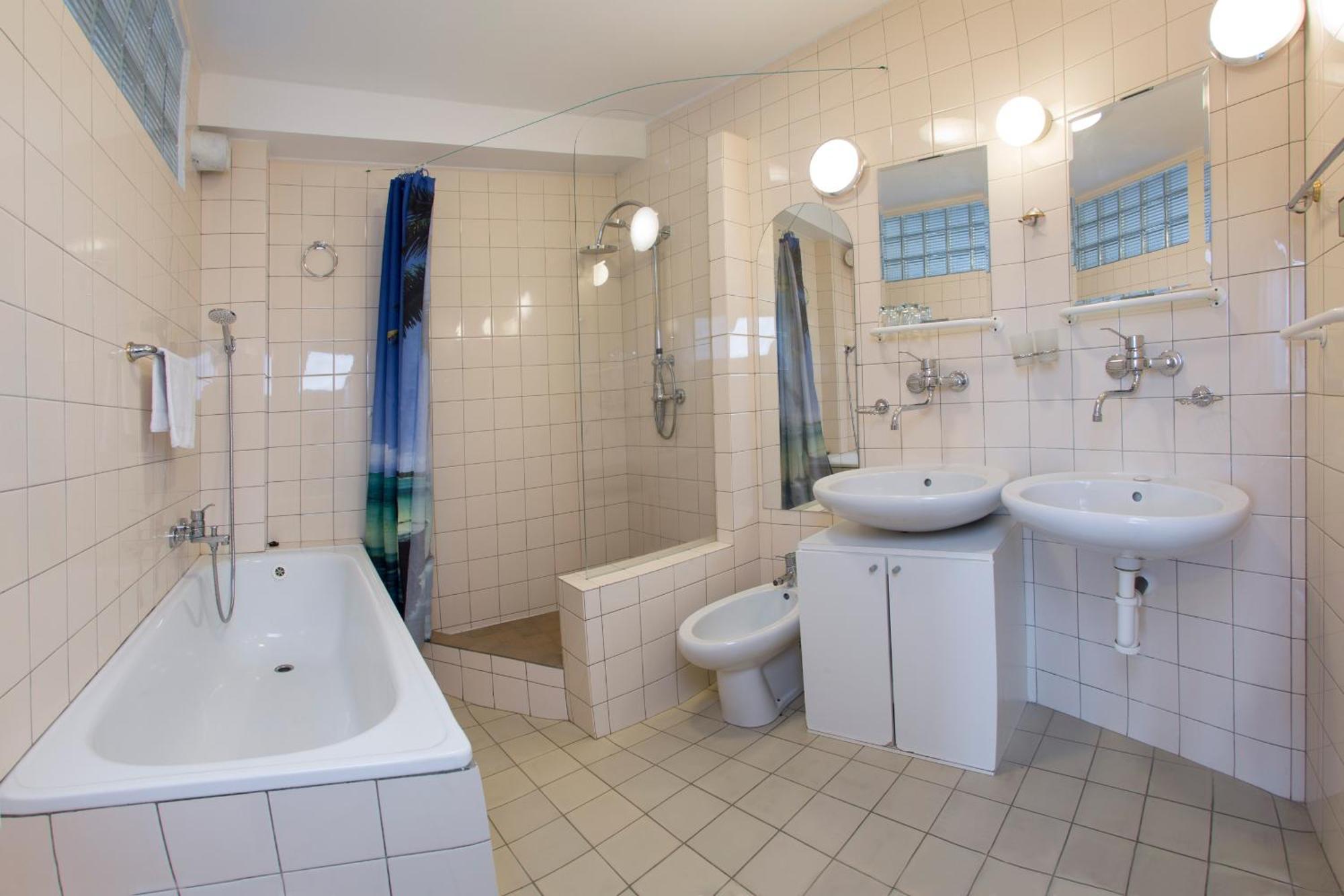 Отель Hotel Harrachov Inn 3*