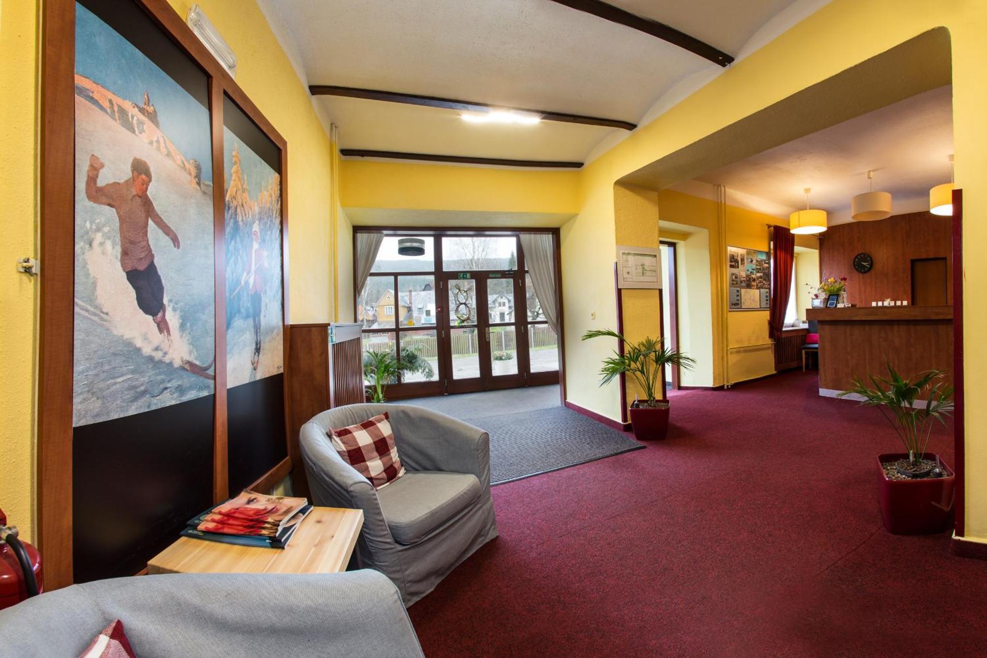 Отель Hotel Harrachov Inn 3*