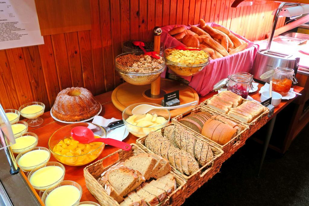 Отель Hotel Harrachov Inn